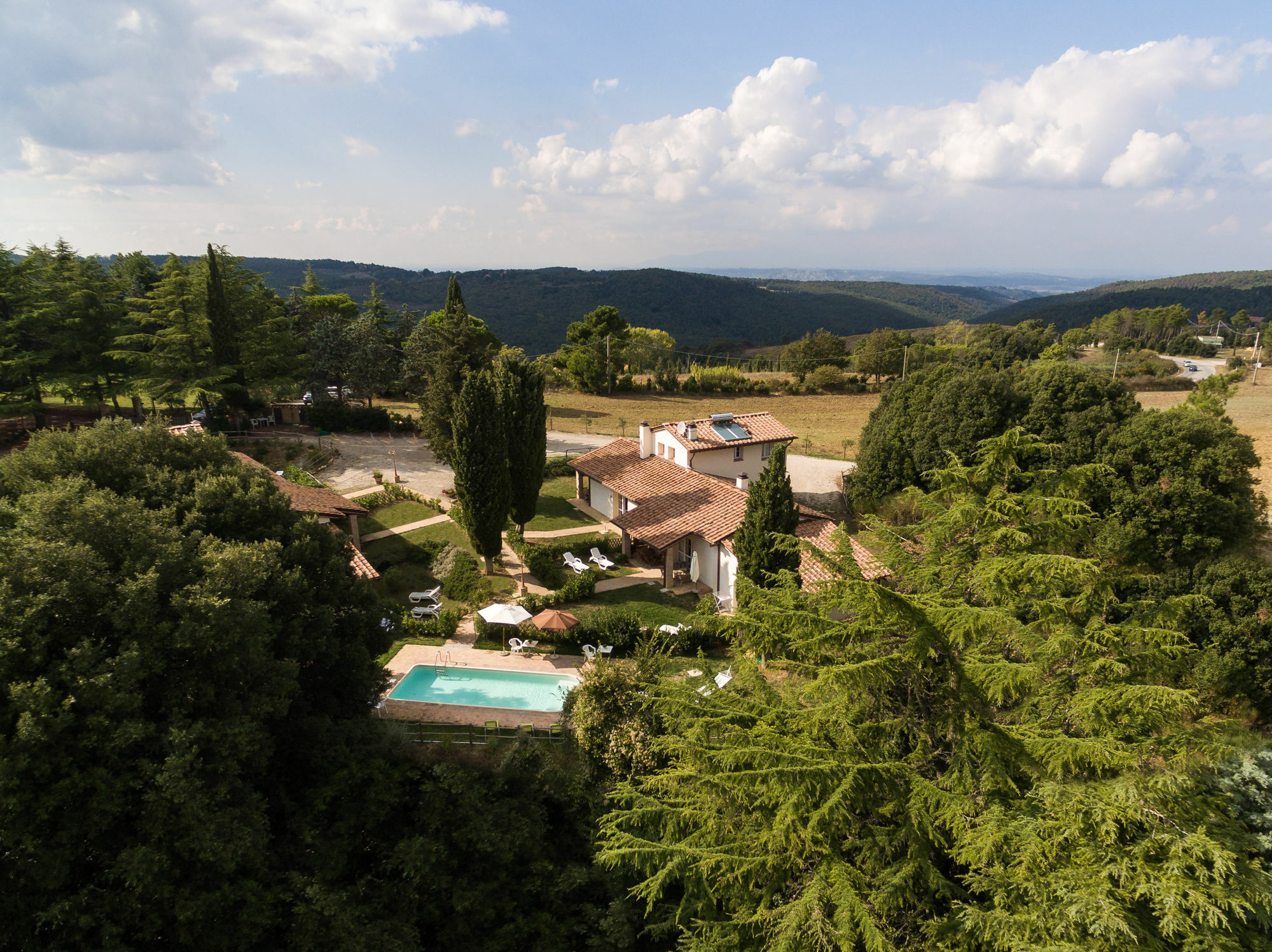 Borgo Le Colline Luxury Agriturismo In Tuscany Gambassi Terme Exterior photo