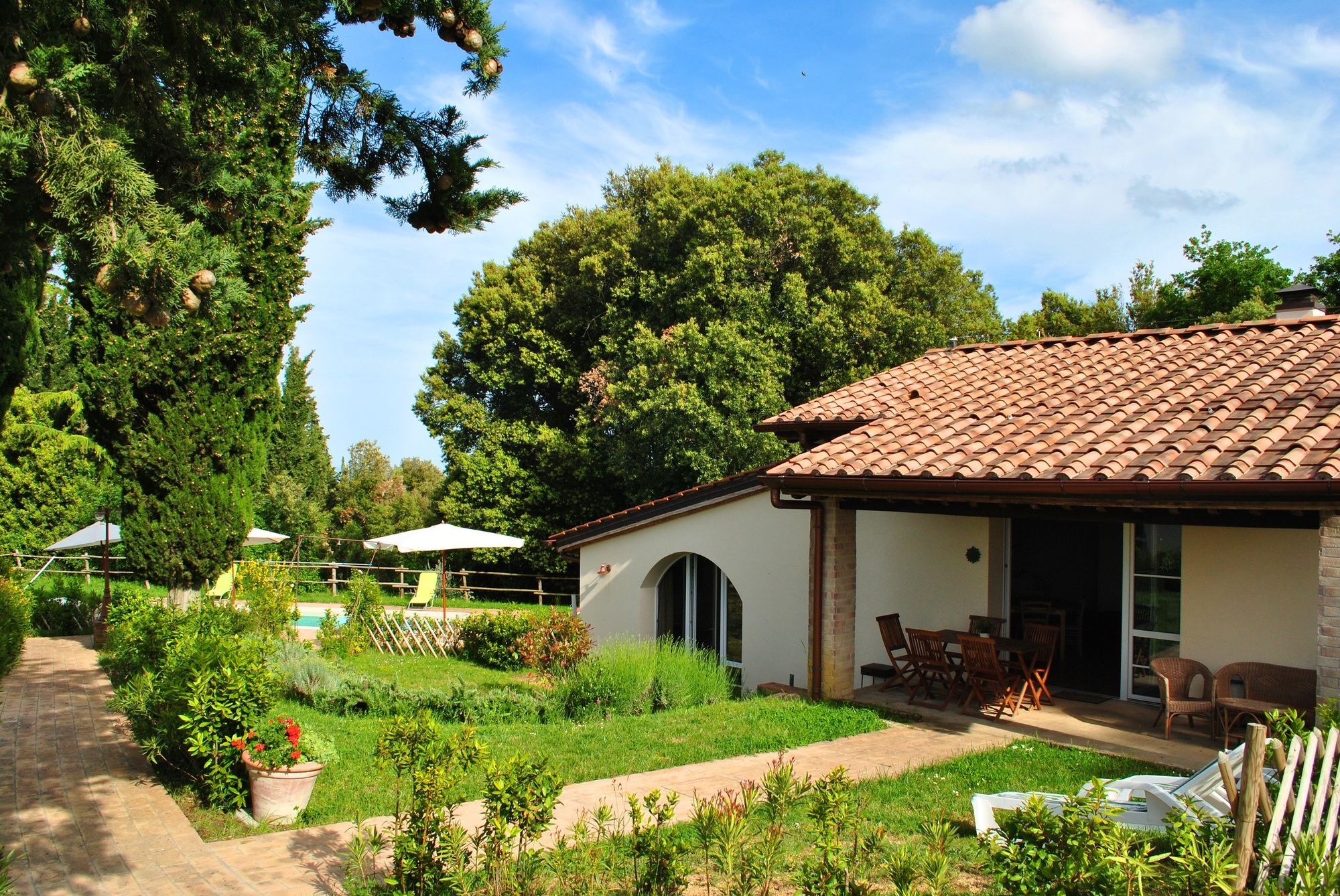 Borgo Le Colline Luxury Agriturismo In Tuscany Gambassi Terme Exterior photo